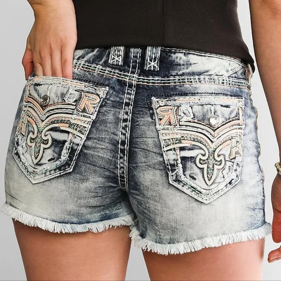 ❤️ROCK REVIVAL❤️ MAE EASY STRETCH EMBROIDERED EMBELLISHED SHORTS SIZE 28 - Picture 11 of 11